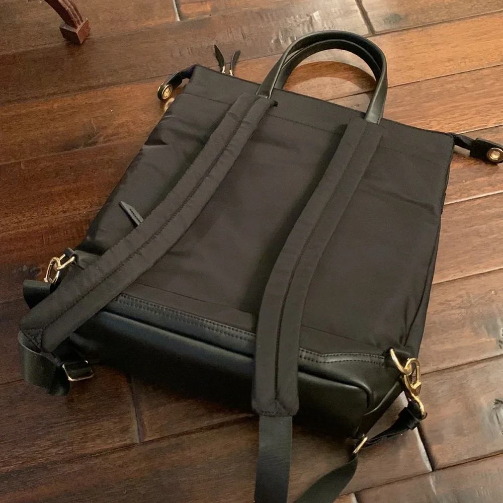 TARGUS California Computer Backpack in Black EUC